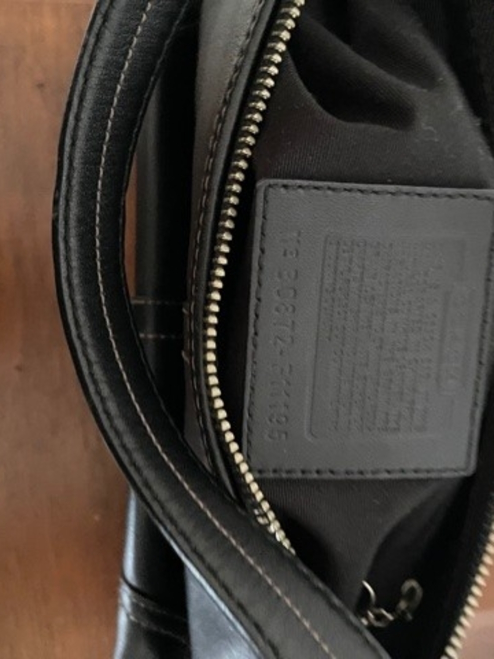 Vintage Coach - Classic Black Leather Shoulder Bag - Picture 3 of 3